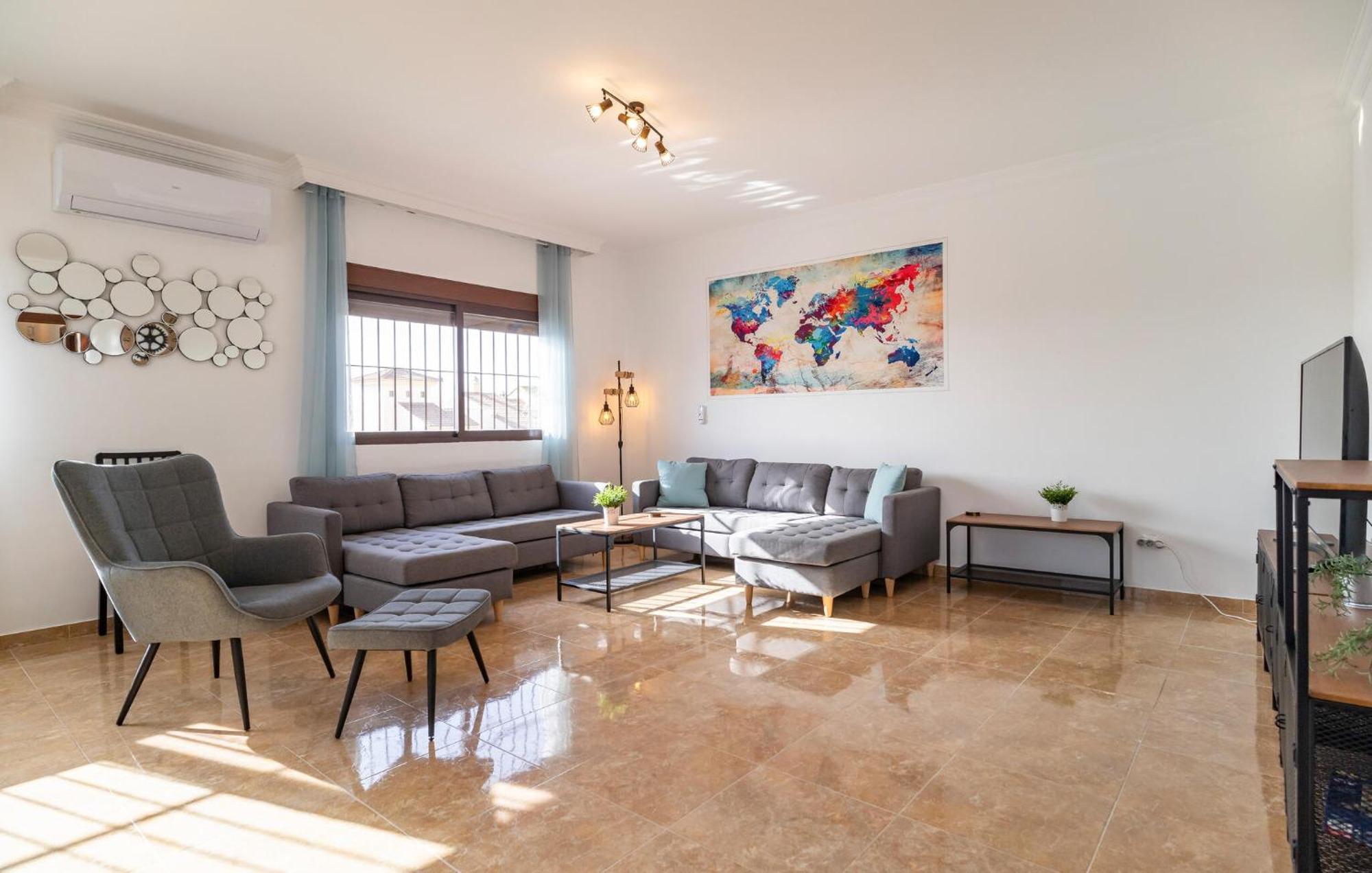 Vakantiehuis Lovely In With Kitchen *