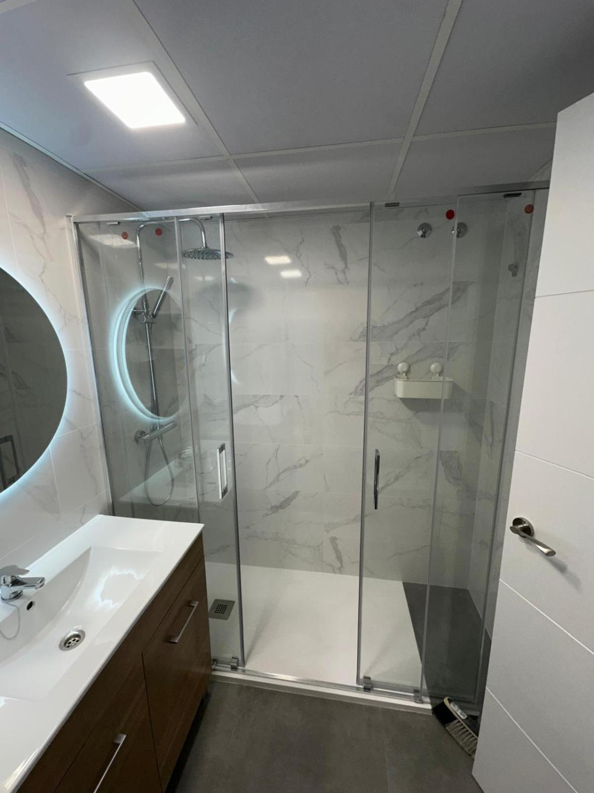 Encantador Piso Con Terraza Y Piscina Appartement Benalmádena