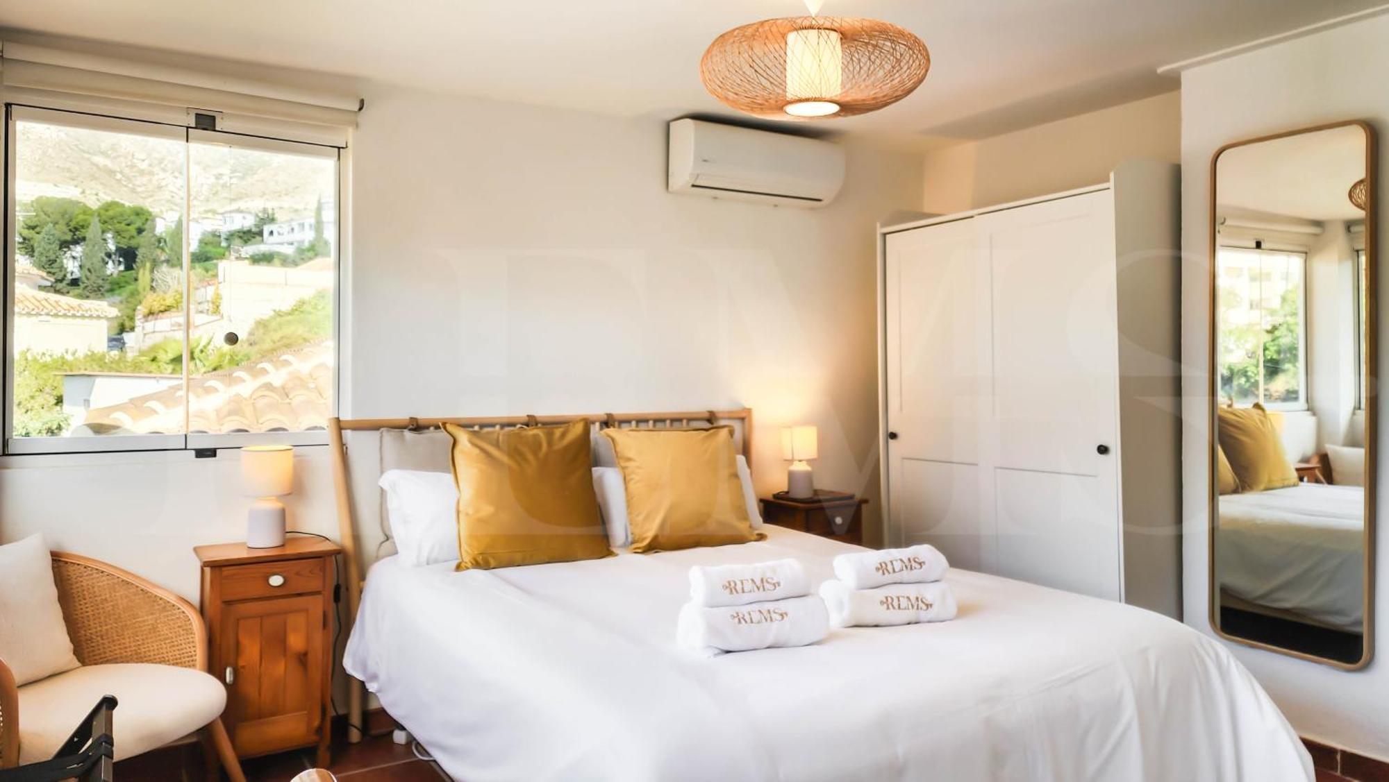 Holiday home Spacious And Authentic With Pool & Garden By Rems *