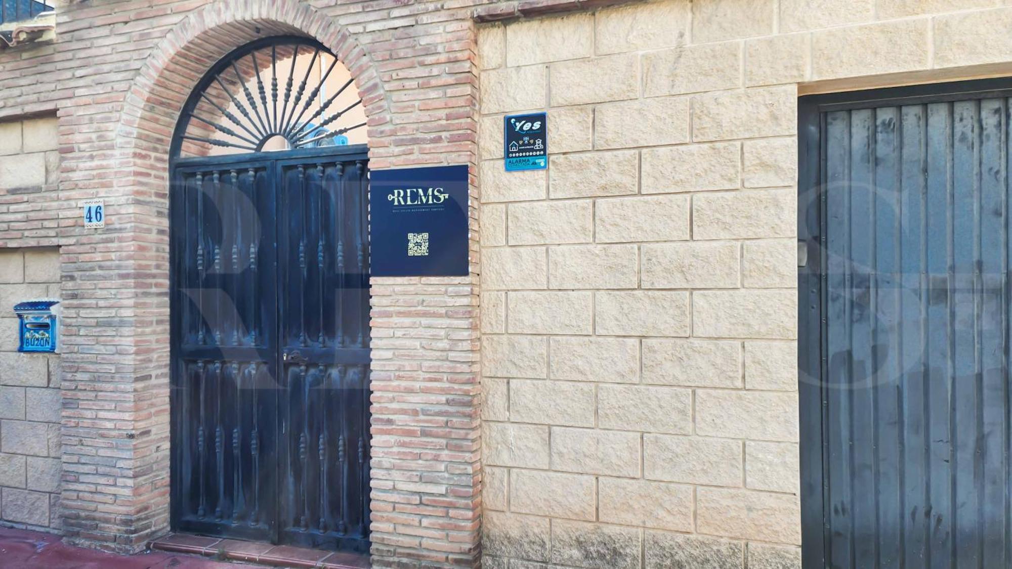 Spacious And Authentic With Pool & Garden By Rems Benalmadena