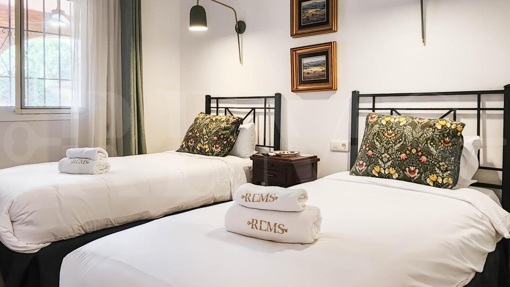 Spacious And Authentic With Pool & Garden By Rems Holiday home Benalmadena