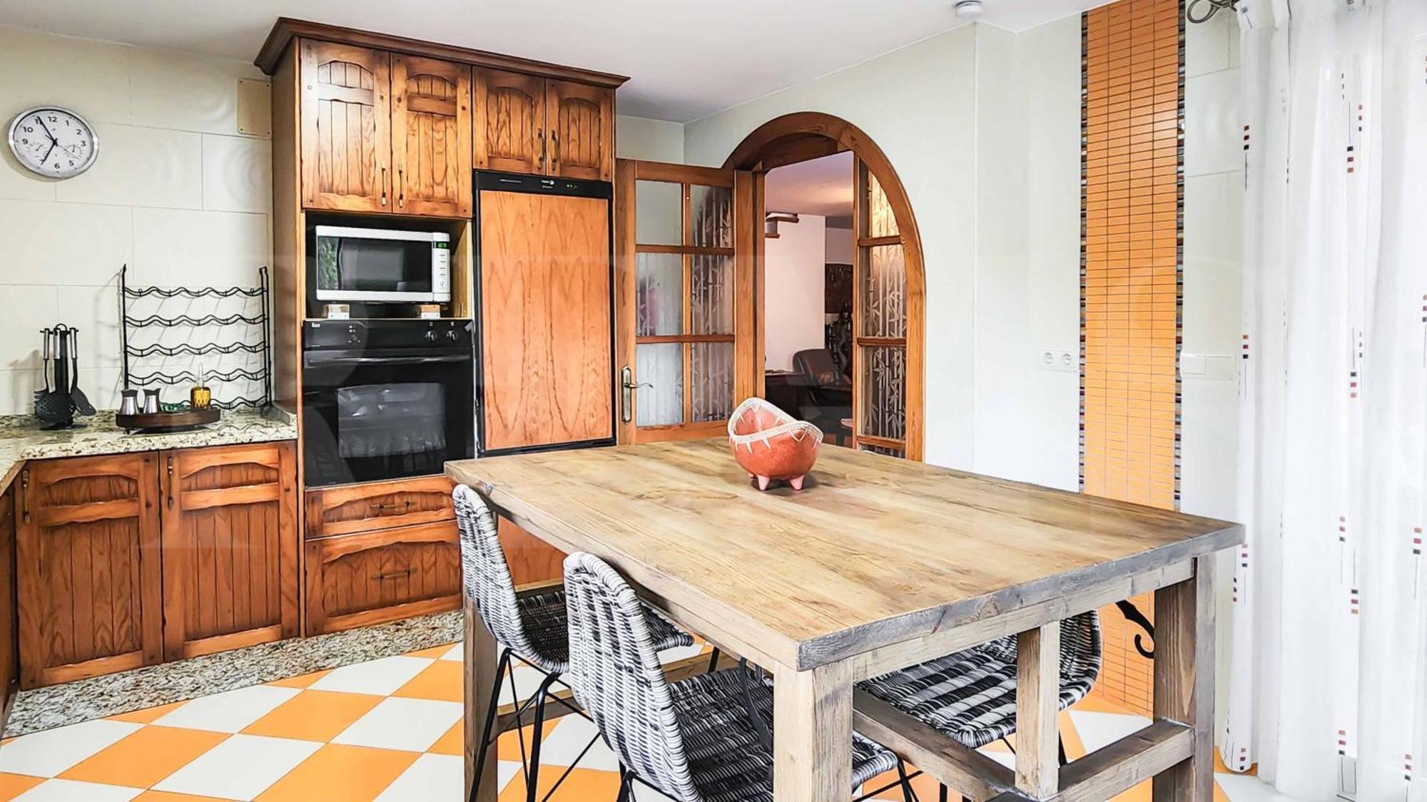 Holiday home Spacious And Authentic With Pool & Garden By Rems
