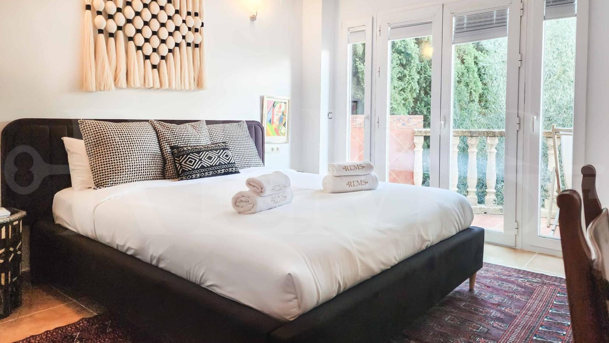 Holiday home Spacious And Authentic With Pool & Garden By Rems *