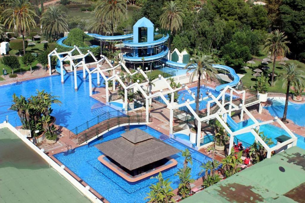 Seaview Beachfront With Aqua Park & Balcony Apartment *