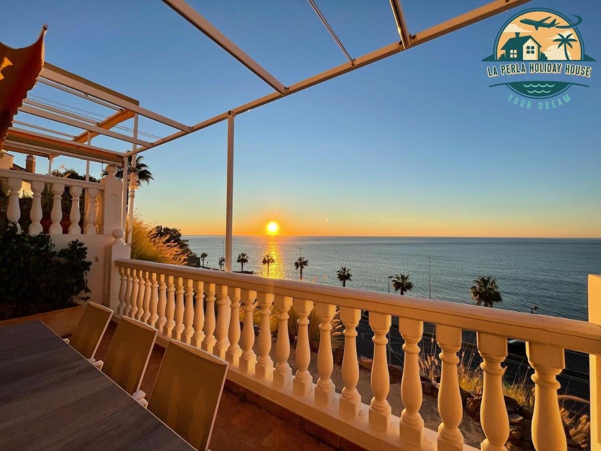 Seafront Townhouse With Stunning Mediterranean Views, Pool And Garaje Holiday home