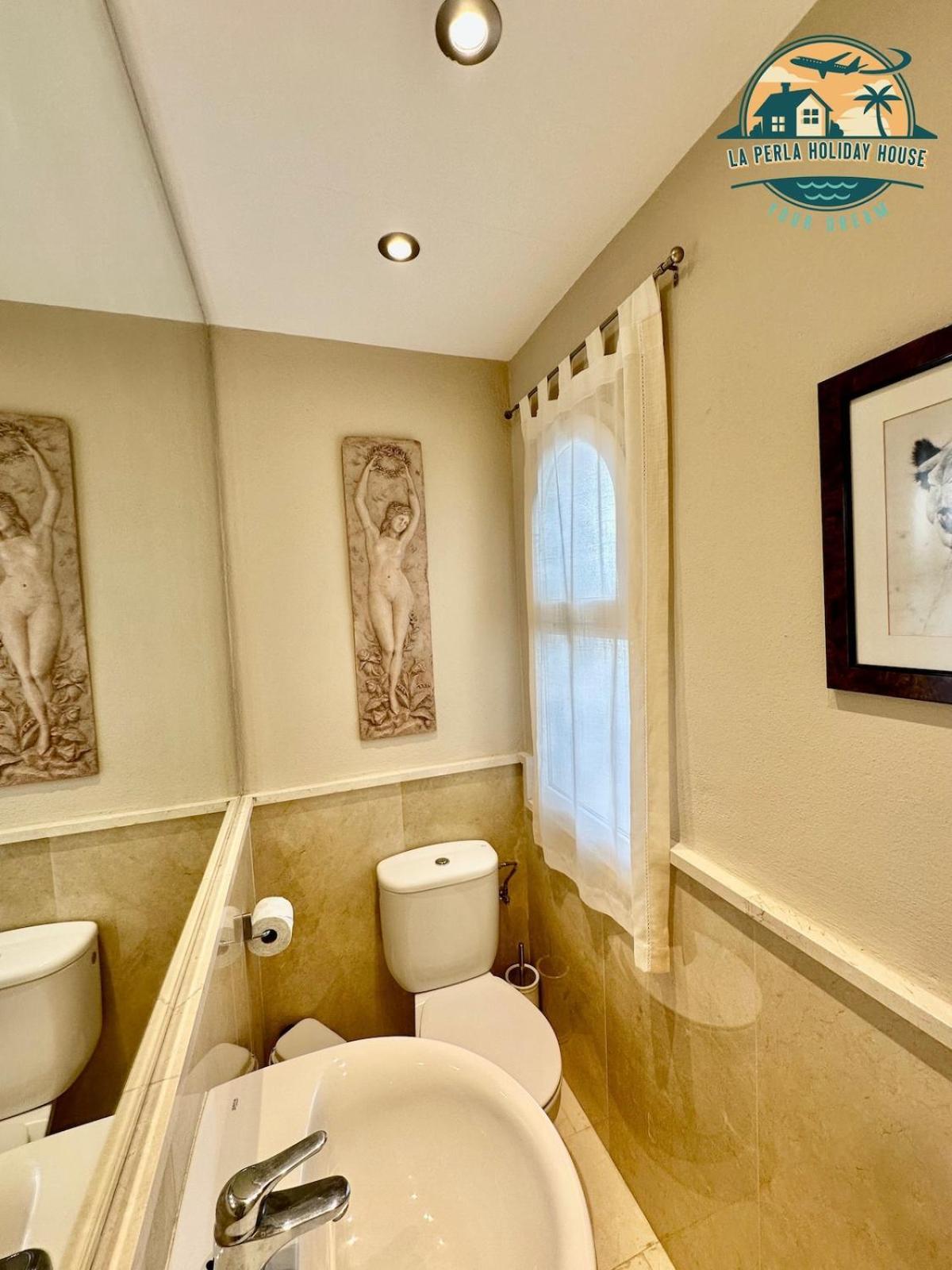 Seafront Townhouse With Stunning Mediterranean Views, Pool And Garaje Holiday home