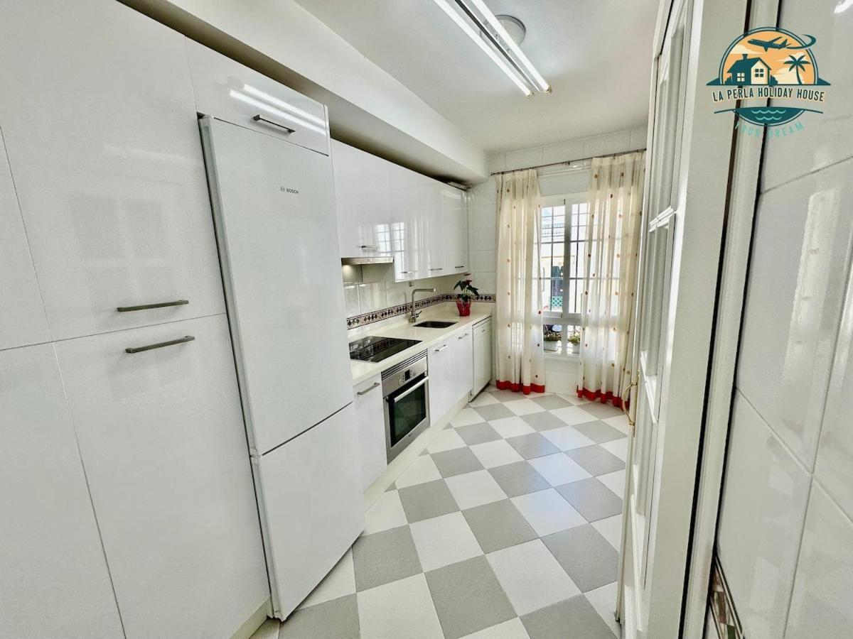 Holiday home Seafront Townhouse With Stunning Mediterranean Views, Pool And Garaje *