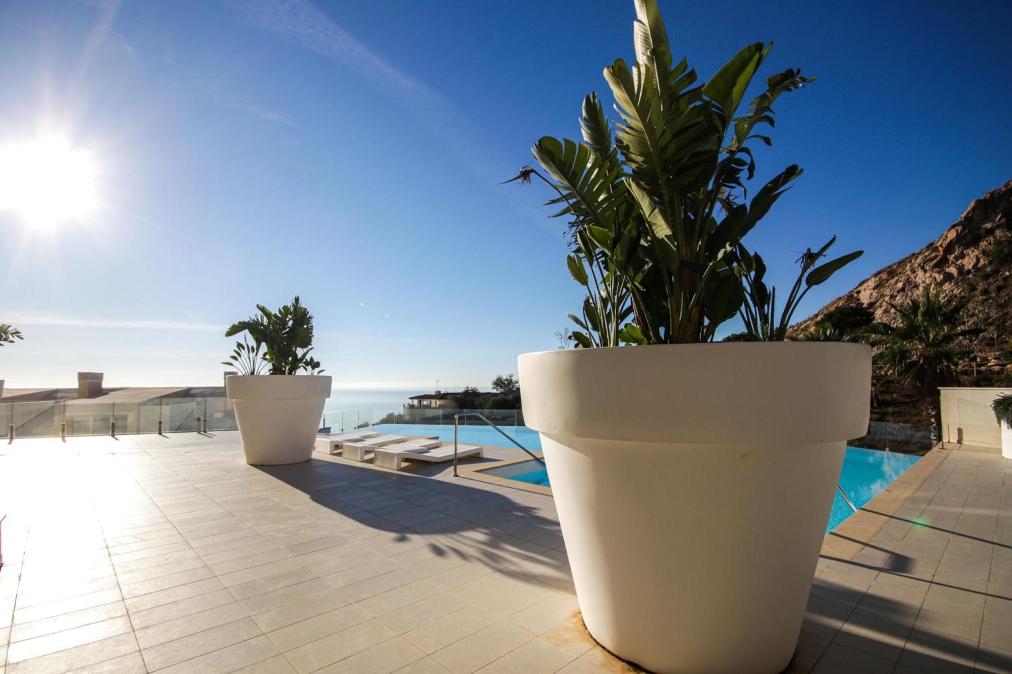 Apartment Stunning Sea Views At Stupa Hills