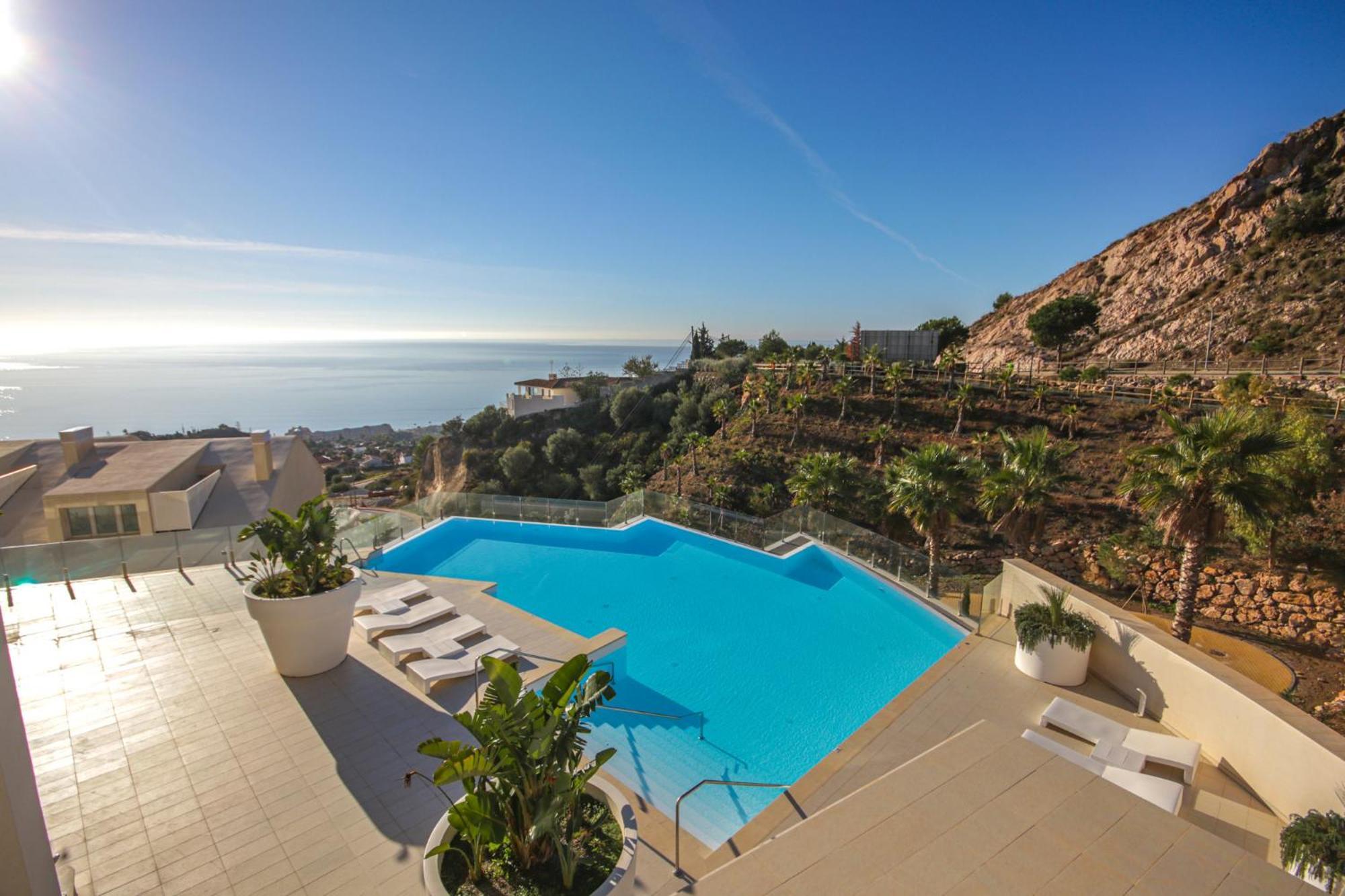 Apartment Stunning Sea Views At Stupa Hills