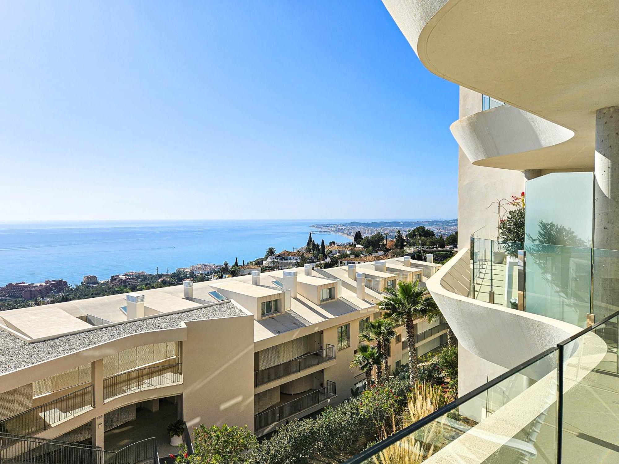 Stunning Sea Views At Stupa Hills Apartment Benalmadena