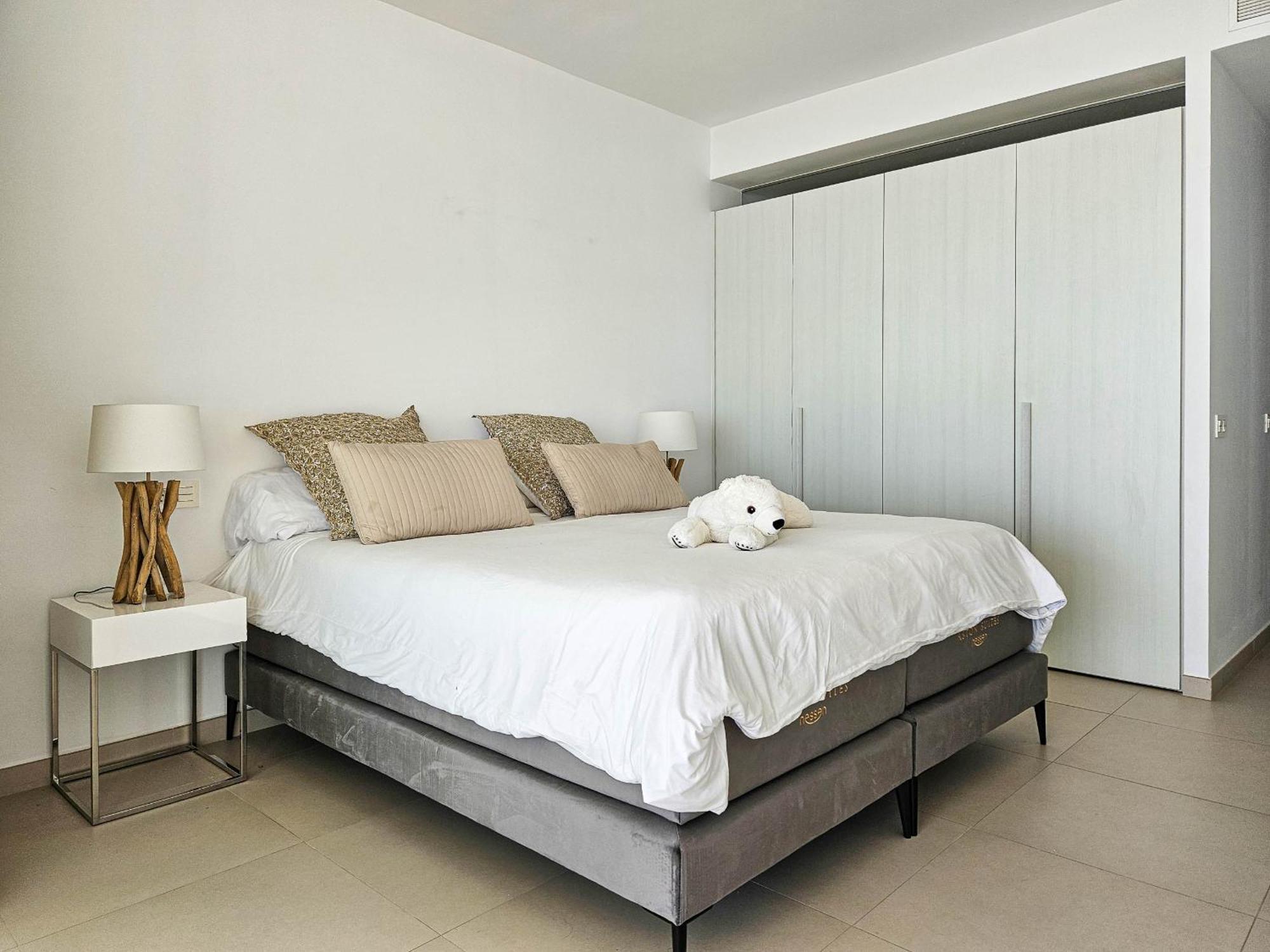 Apartment Stunning Sea Views At Stupa Hills