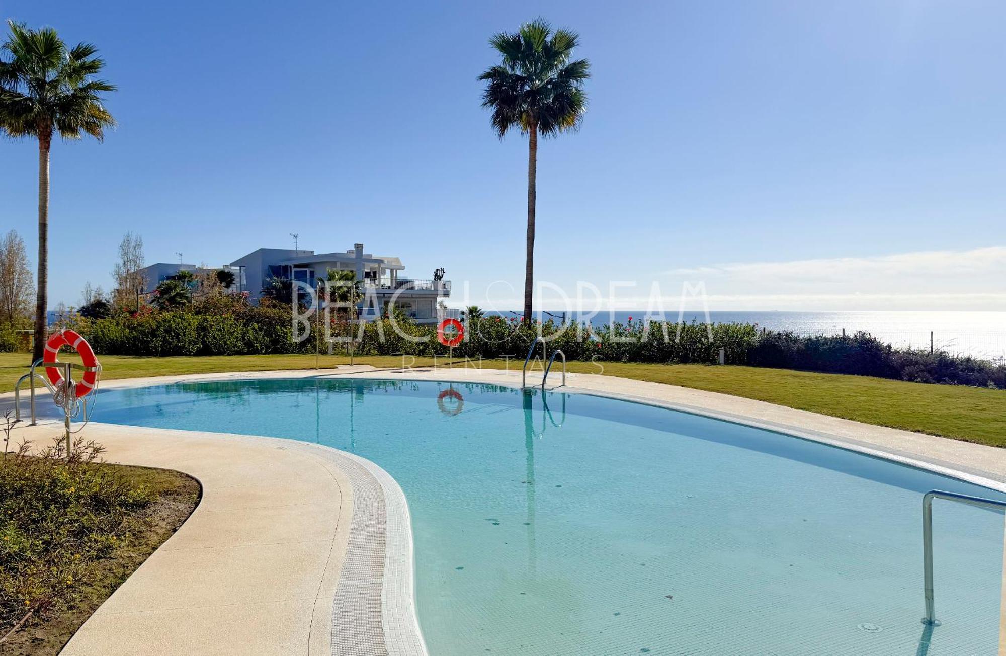 Relax In Reserva Del Higueron - Crystalline