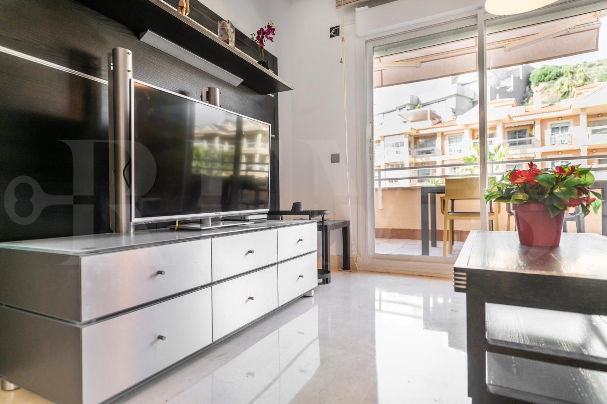 Seaside With Large Terrace, Pool & Parking Rems Apartment Benalmadena