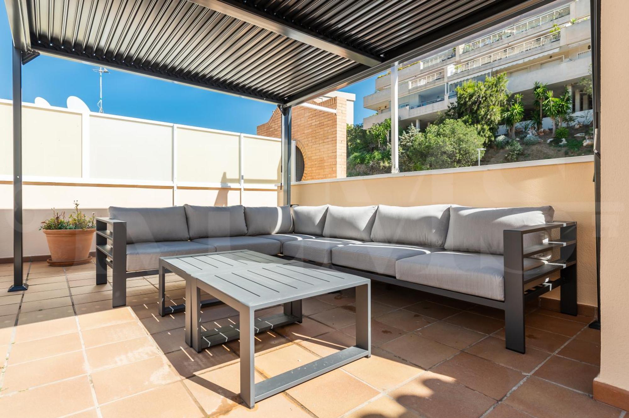 Seaside With Large Terrace, Pool & Parking Rems *