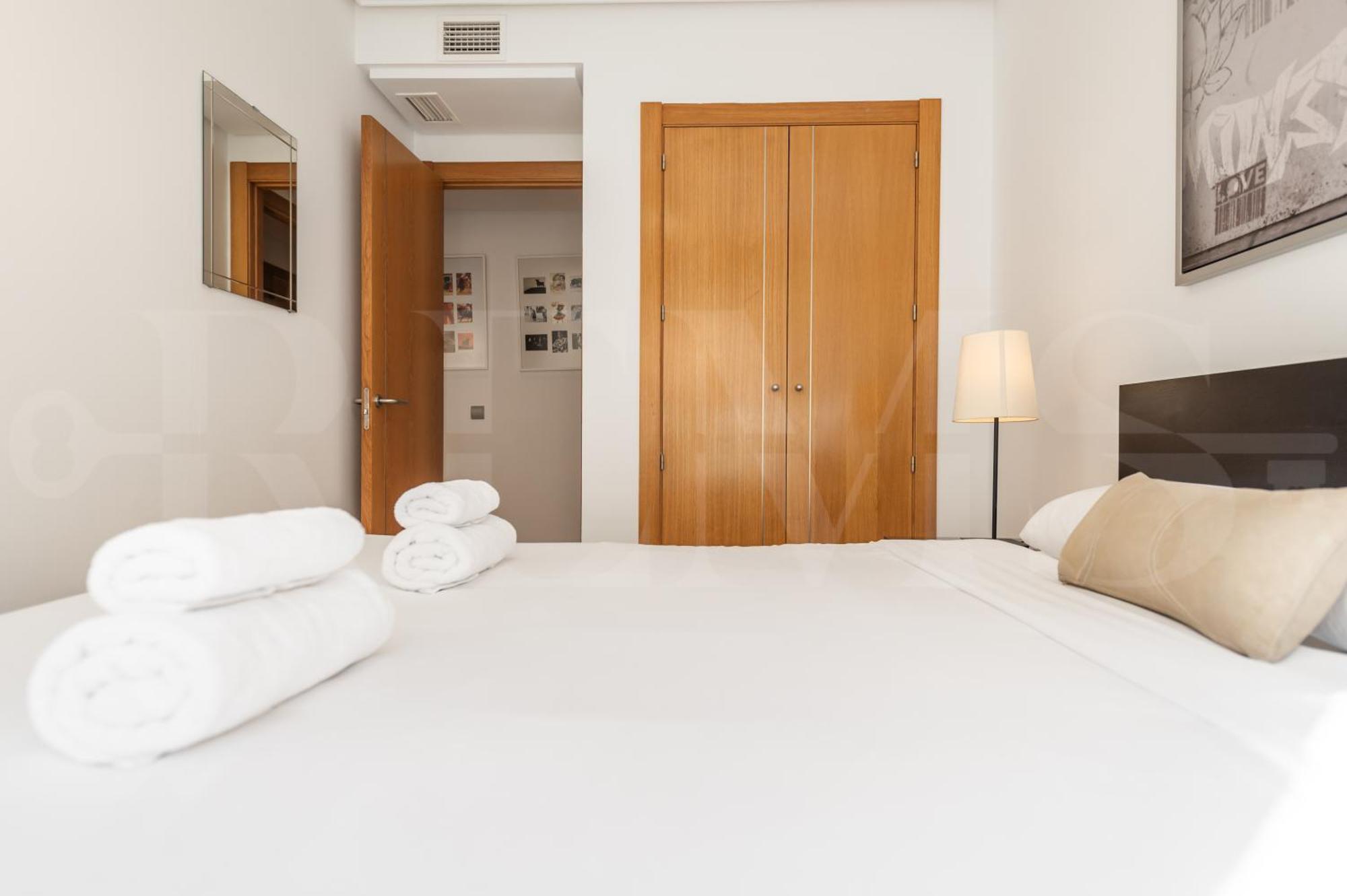 Seaside With Large Terrace, Pool & Parking Rems