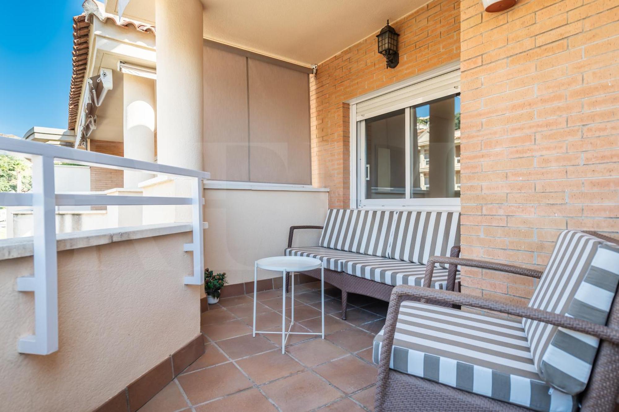 Seaside With Large Terrace, Pool & Parking Rems Apartment *