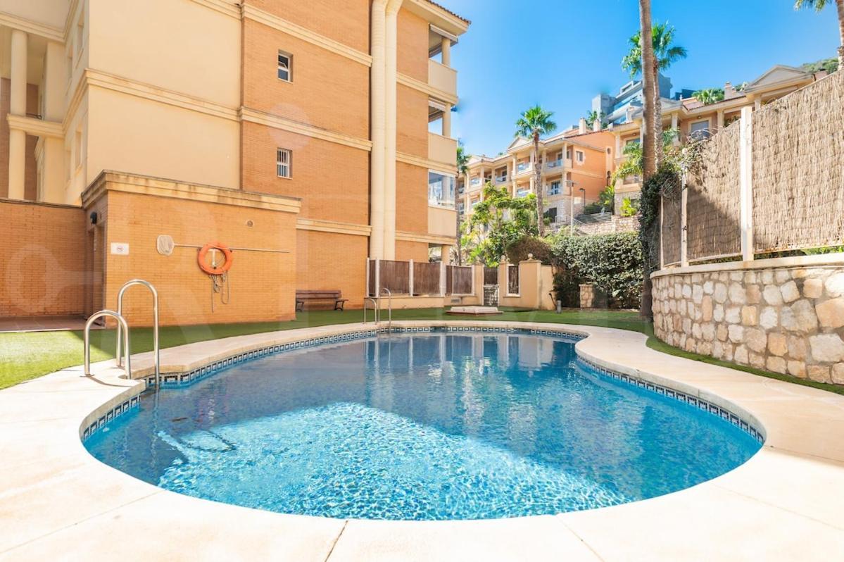 Seaside With Large Terrace, Pool & Parking Rems