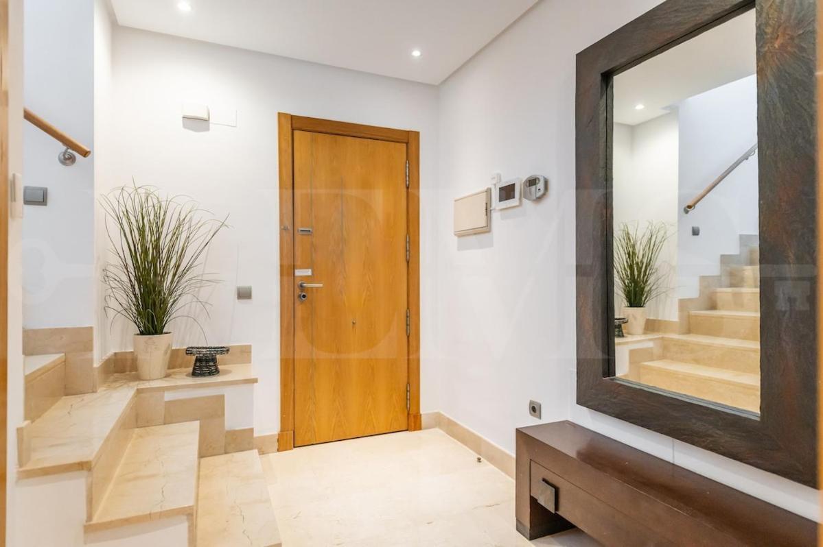 Seaside With Large Terrace, Pool & Parking Rems * Benalmadena
