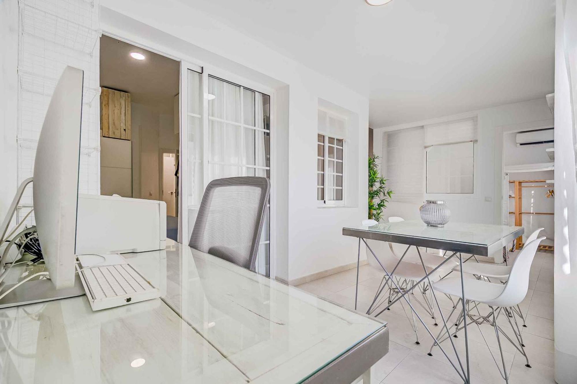 Completo Con Garaje Cerca Del Mar Apartment *