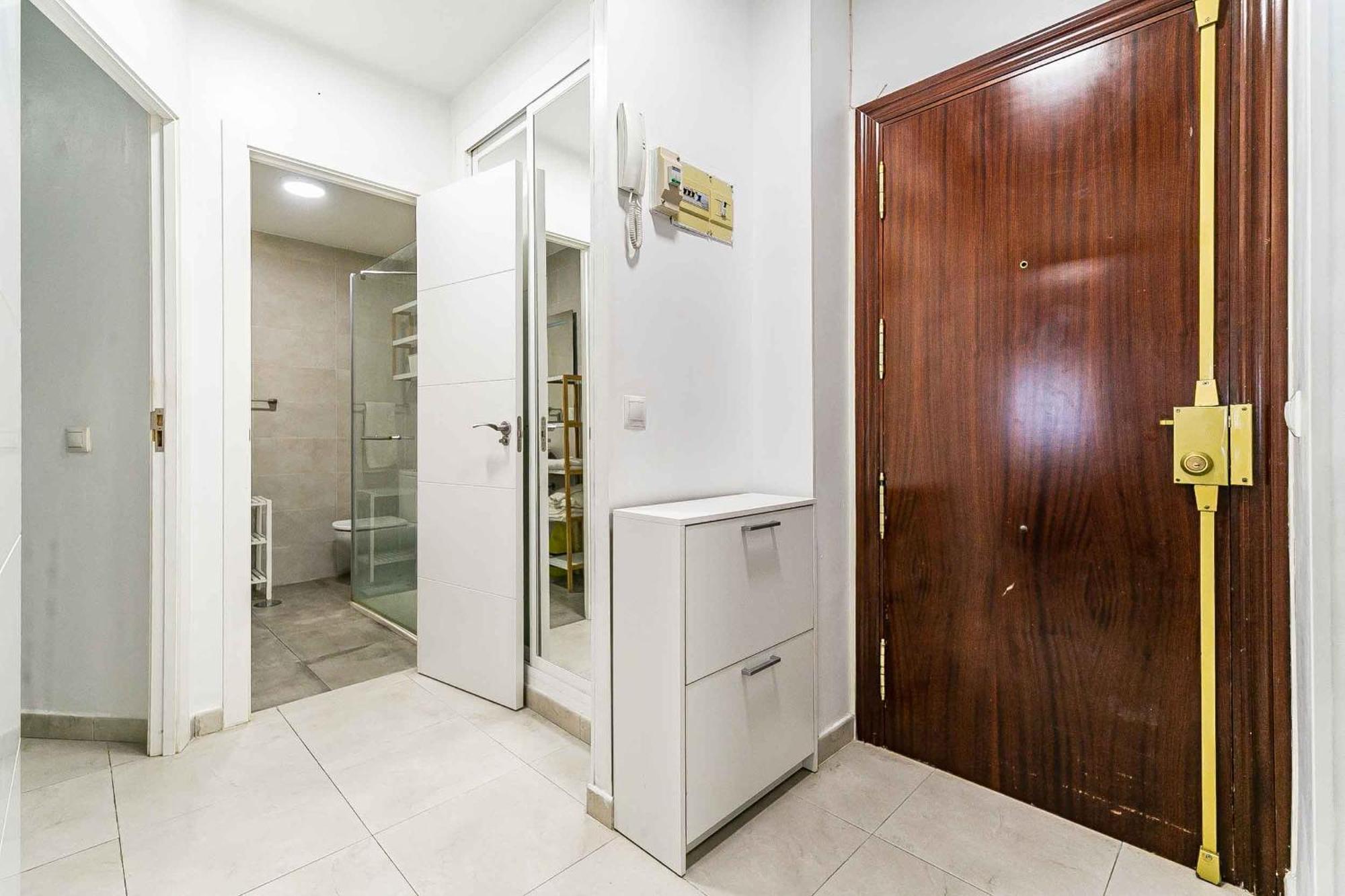 Completo Con Garaje Cerca Del Mar Apartment *