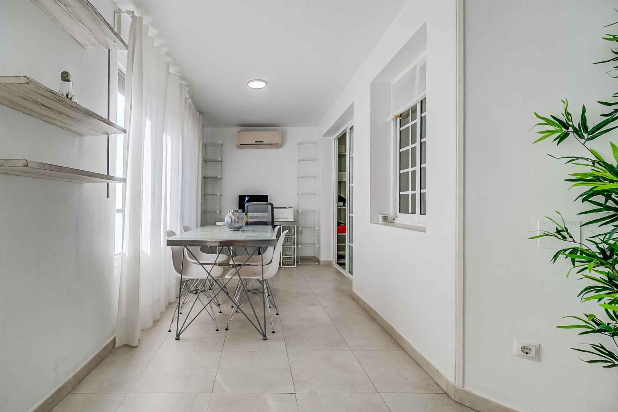 Completo Con Garaje Cerca Del Mar Apartment