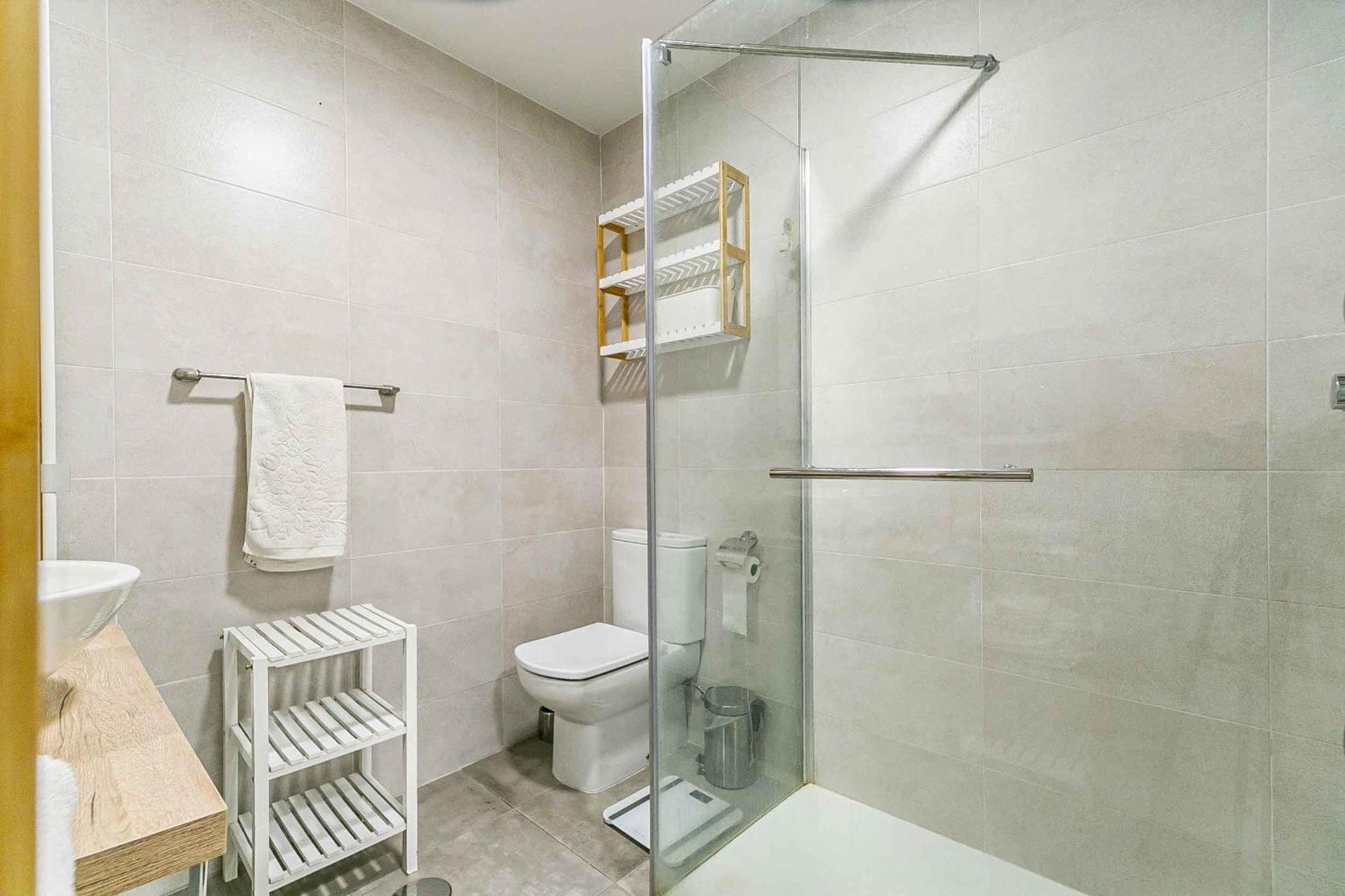 Completo Con Garaje Cerca Del Mar Apartment *