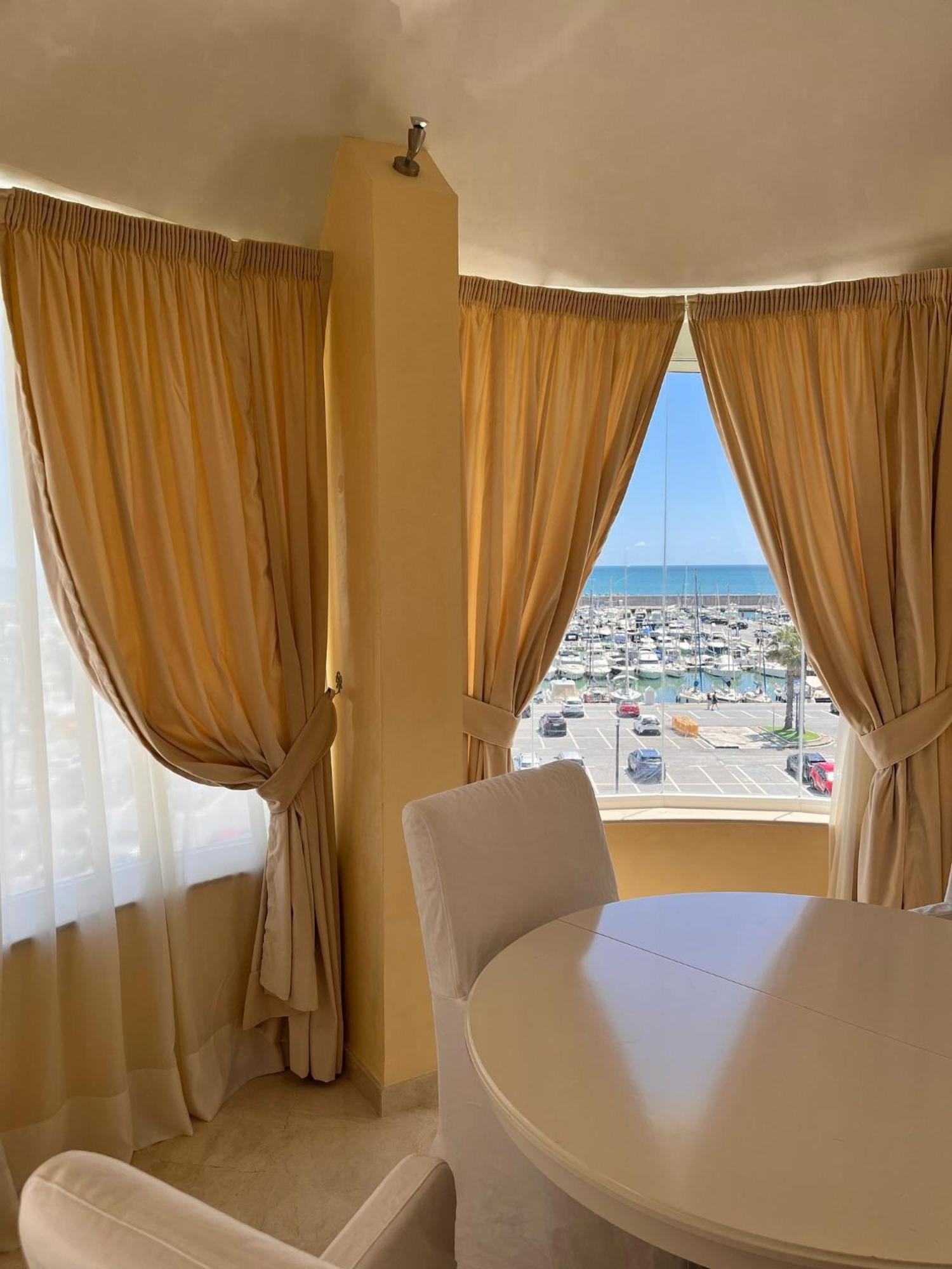 Lujoso Atico Duplex En Puerto Marina Apartamento