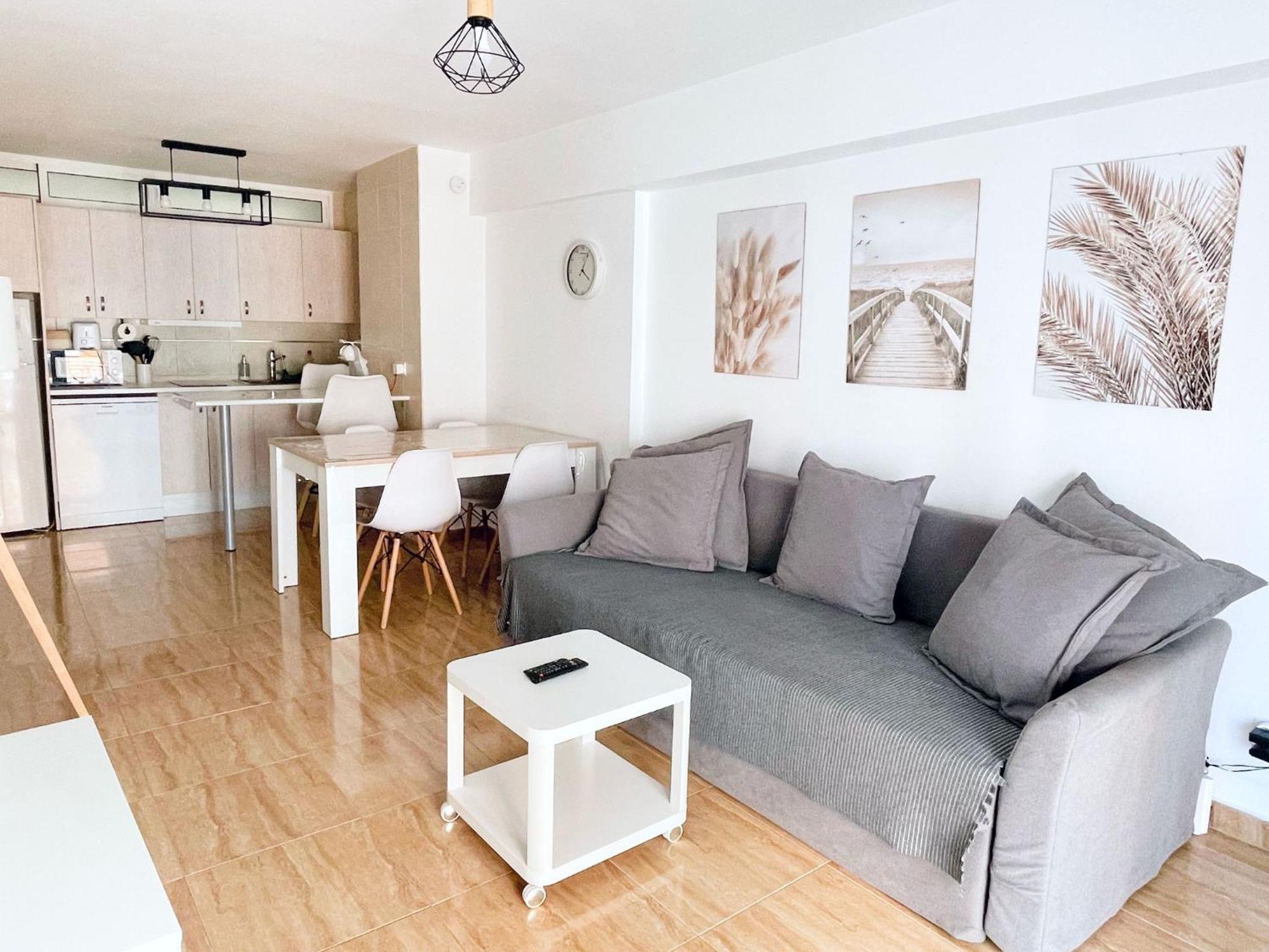 Apartamento Comodo En By Bebalmy