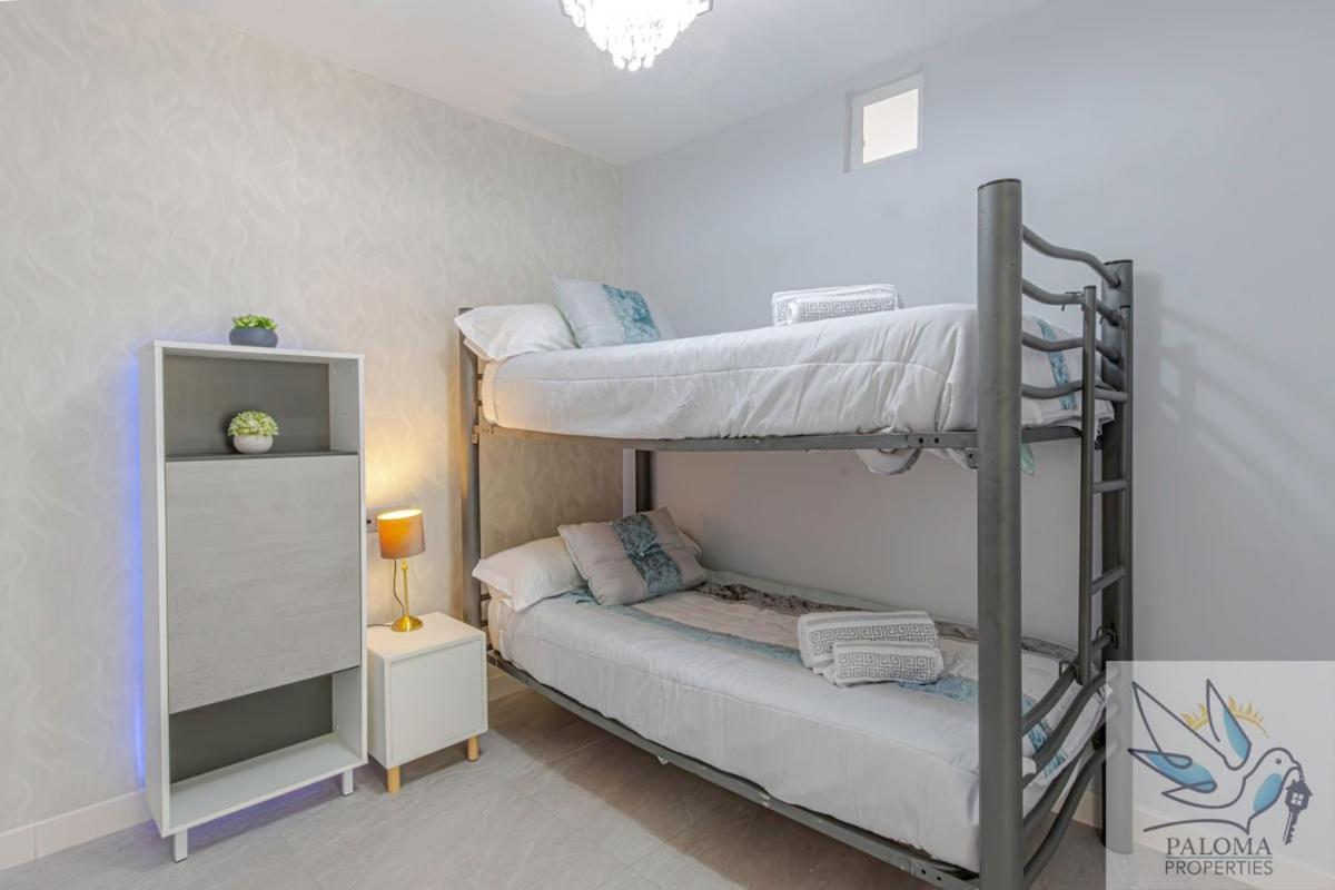 Appartement Benalbeach Beautiful 2 Bdr With Sea Views *