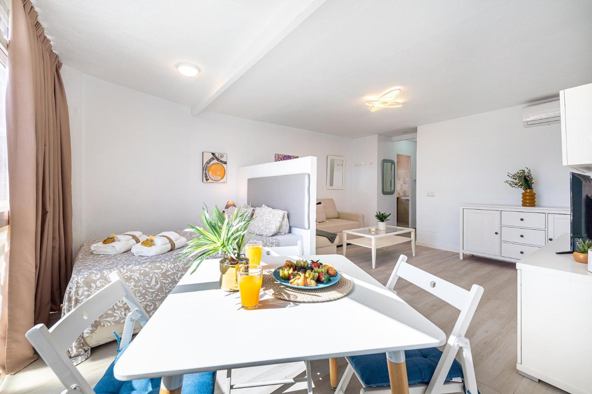 797 Rentals- Moderno, Centrico Y Espacioso Estudio Apartment Benalmádena