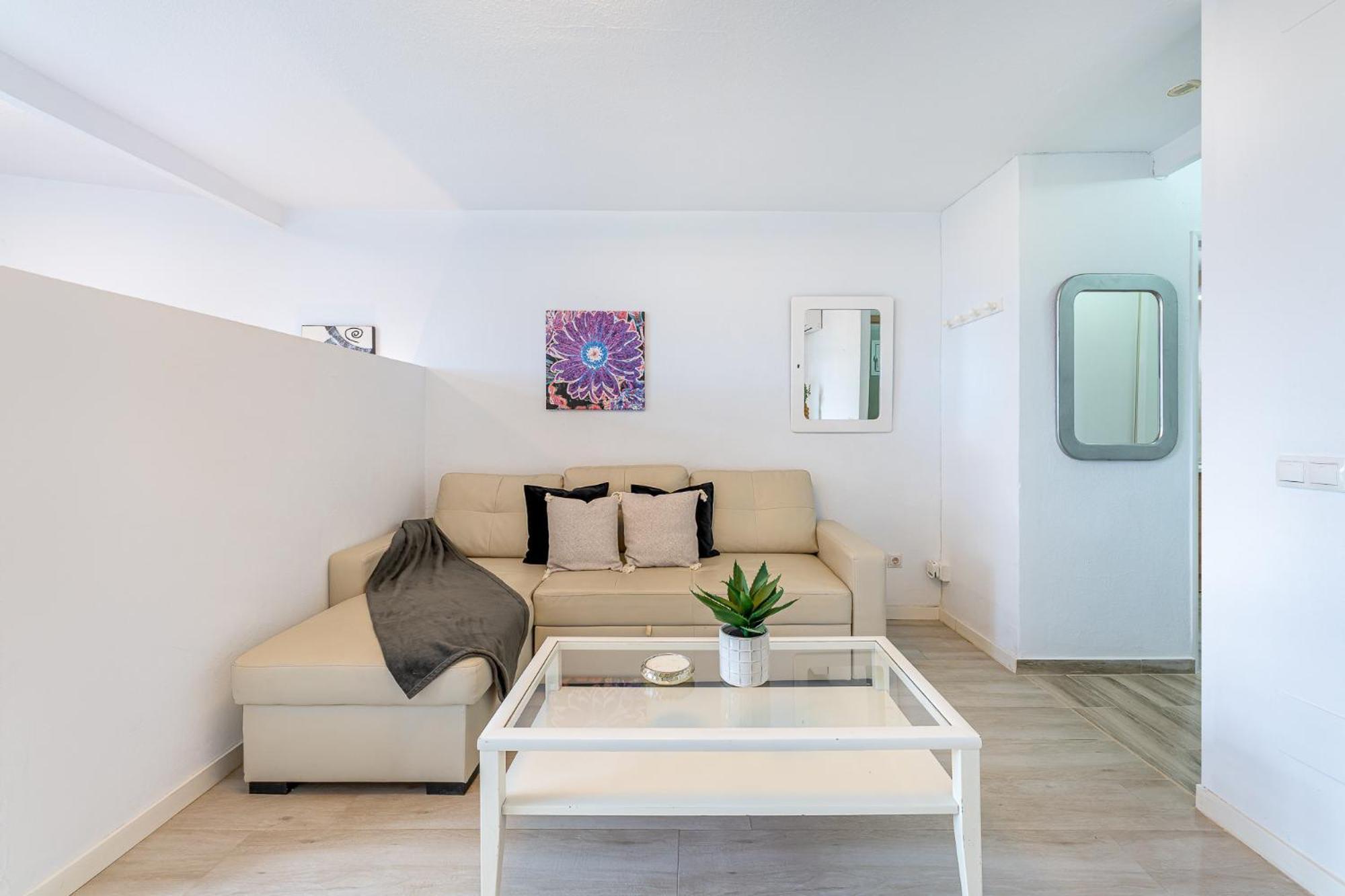 Apartment 797 Rentals- Moderno, Centrico Y Espacioso Estudio Benalmádena
