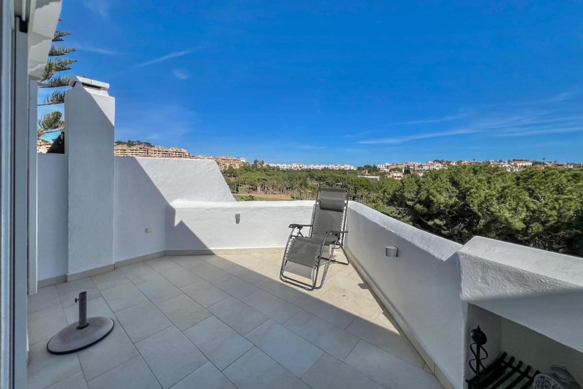 Villa Relaxing Family Retreat With Stunning Golf Views