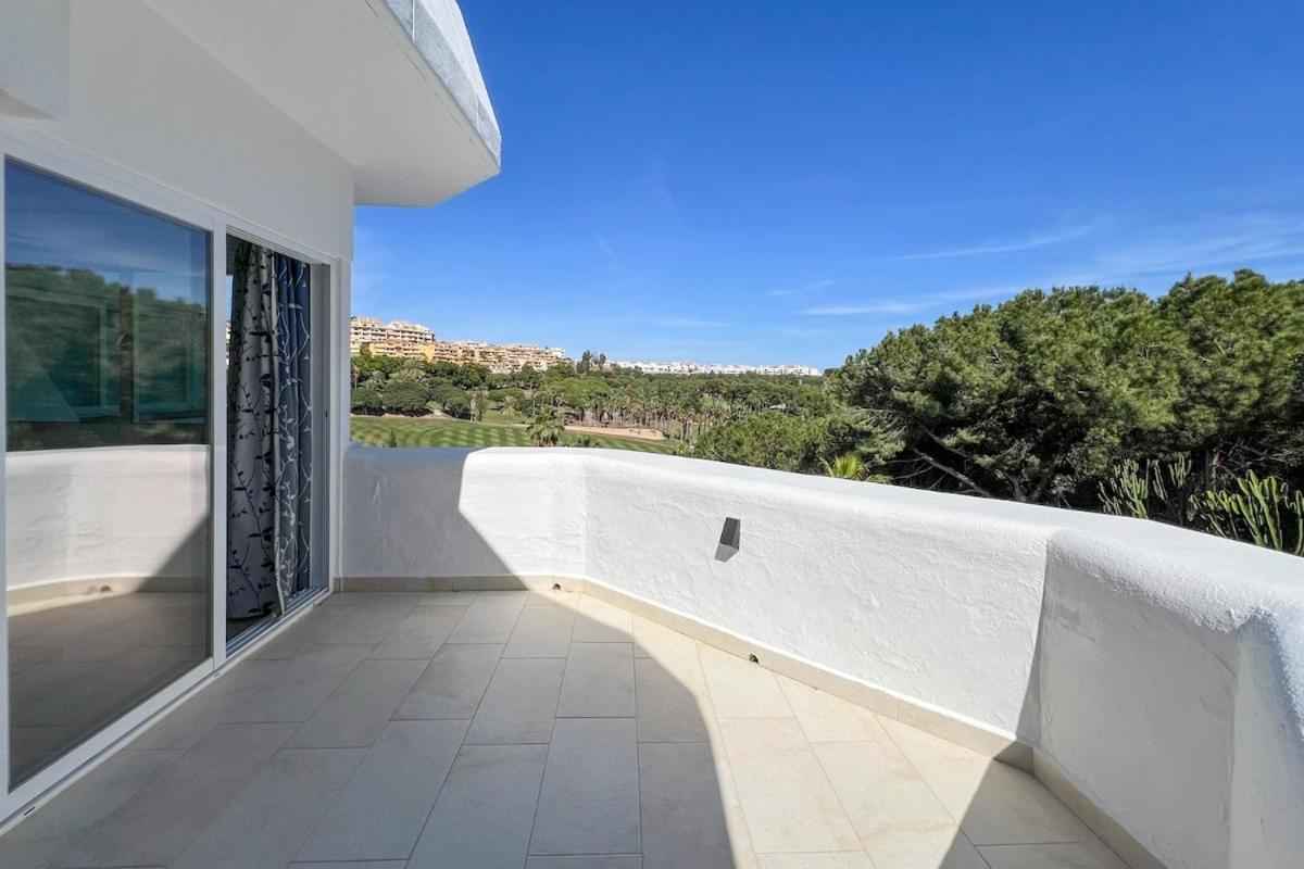 Villa Relaxing Family Retreat With Stunning Golf Views