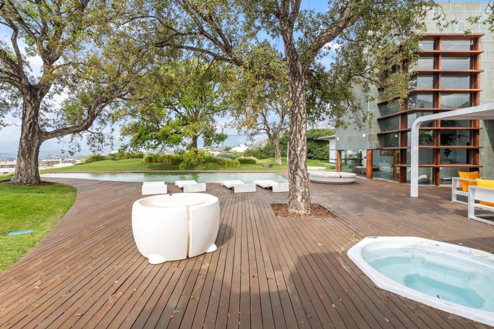 Luxury 5 Bedroom Villa