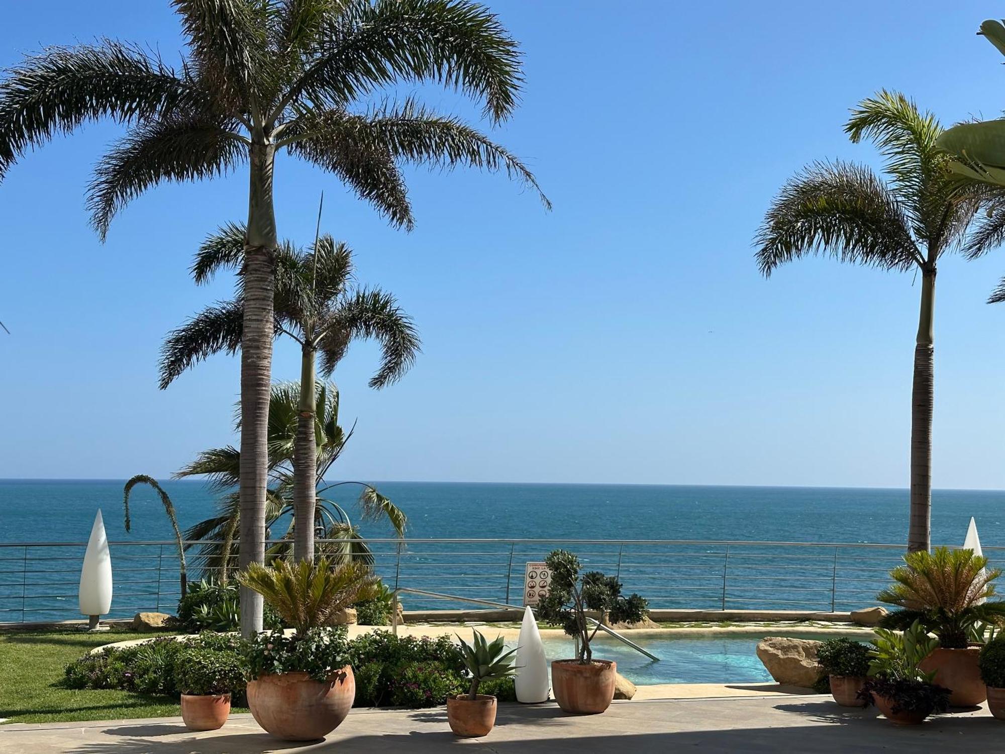 *new* La Pinta 2 - Frontbeach Pool Quality! *