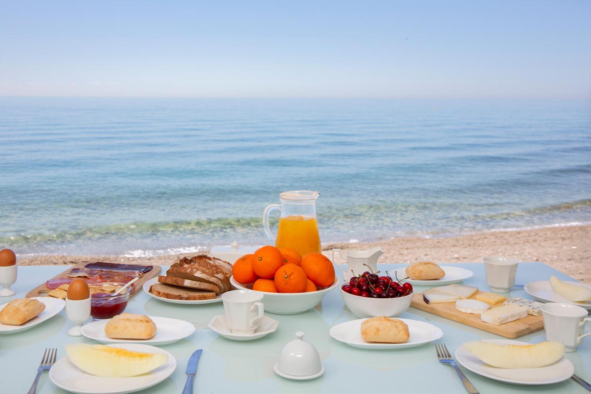 Seaside Paradise - Walk In, 5 Meters To The Ocean Apartment