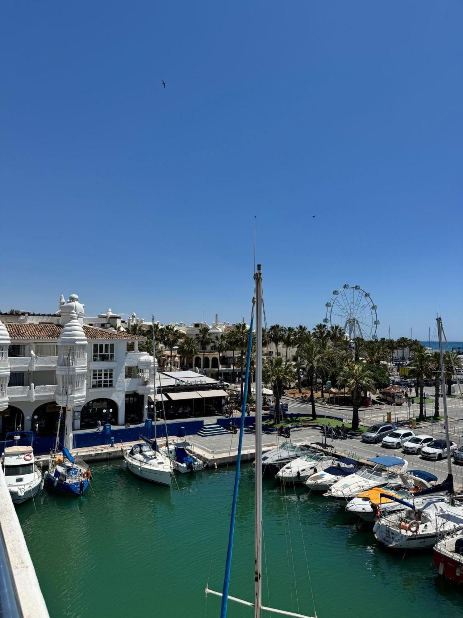 Lujoso Atico Duplex En Puerto Marina Apartamento
