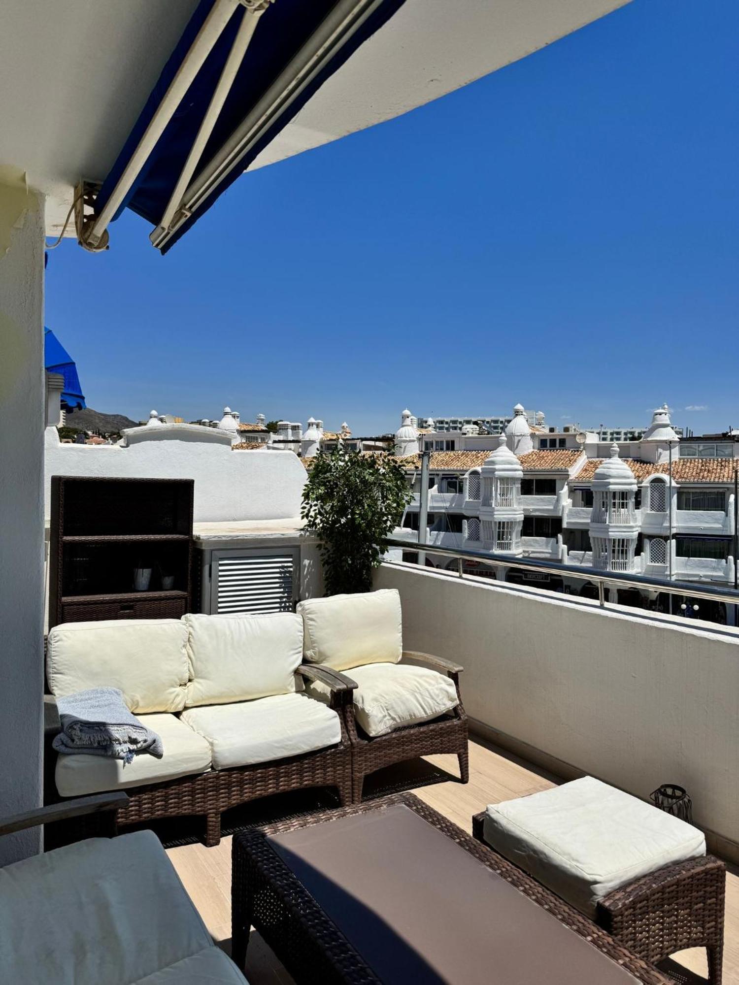 Lujoso Atico Duplex En Puerto Marina Apartamento