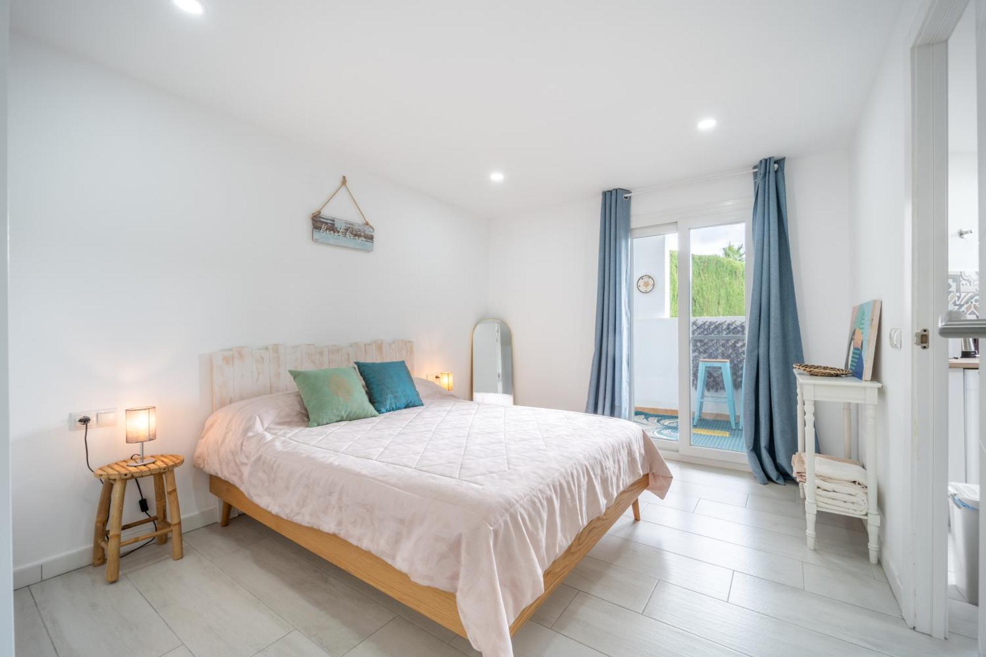 Apartment A Terrace With Sea View, 2 Bedrooms In *
