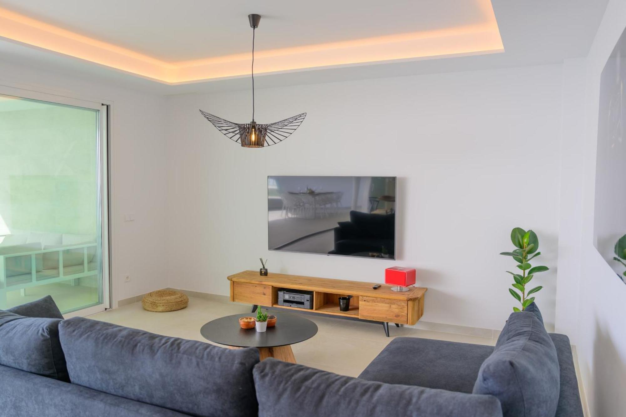 Luxurious 3 Bed With A Lovely Sea View In Carvajal * Benalmadena