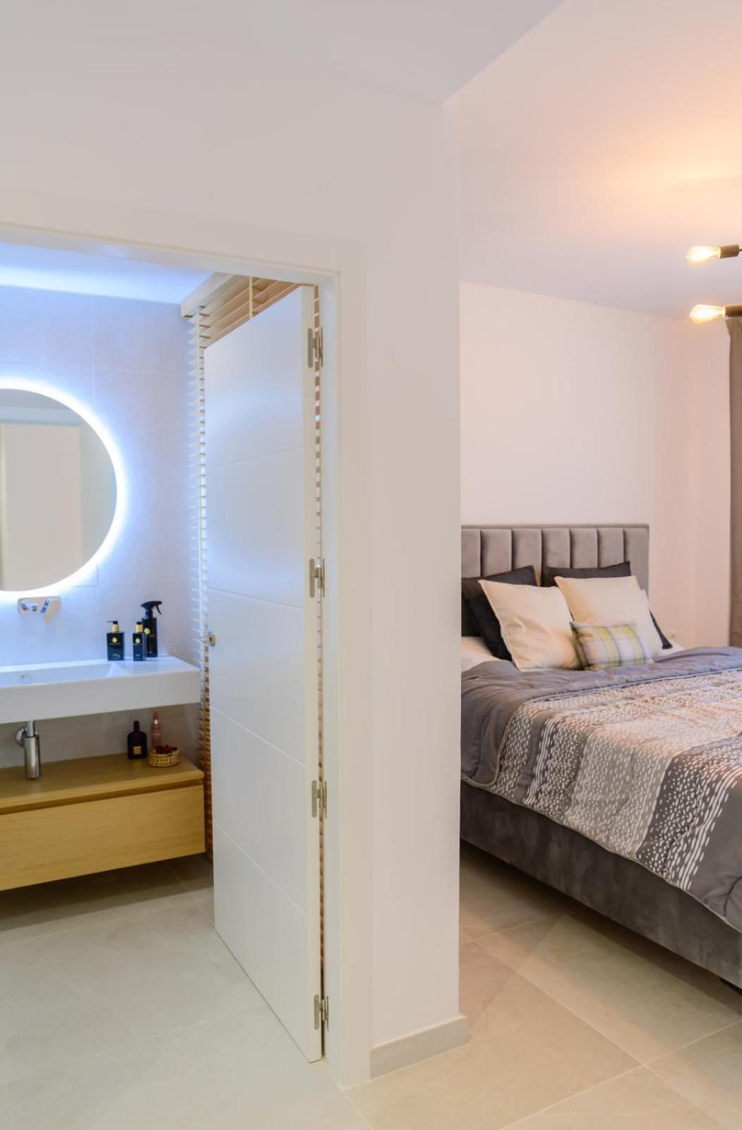 Apartment Luxurious 3 Bed With A Lovely Sea View In Carvajal *