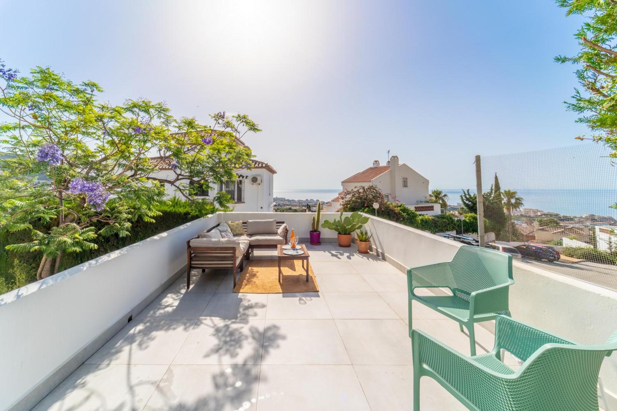 A Terrace With Sea View, 2 Bedrooms In Apartment