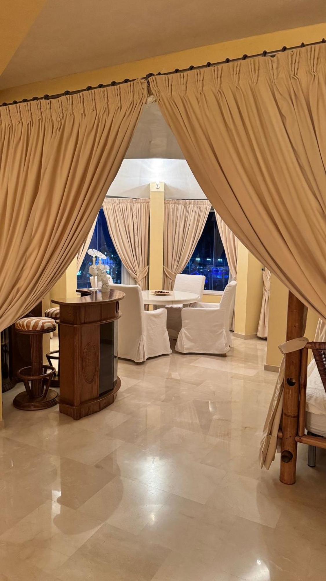 Lujoso Atico Duplex En Puerto Marina Apartamento