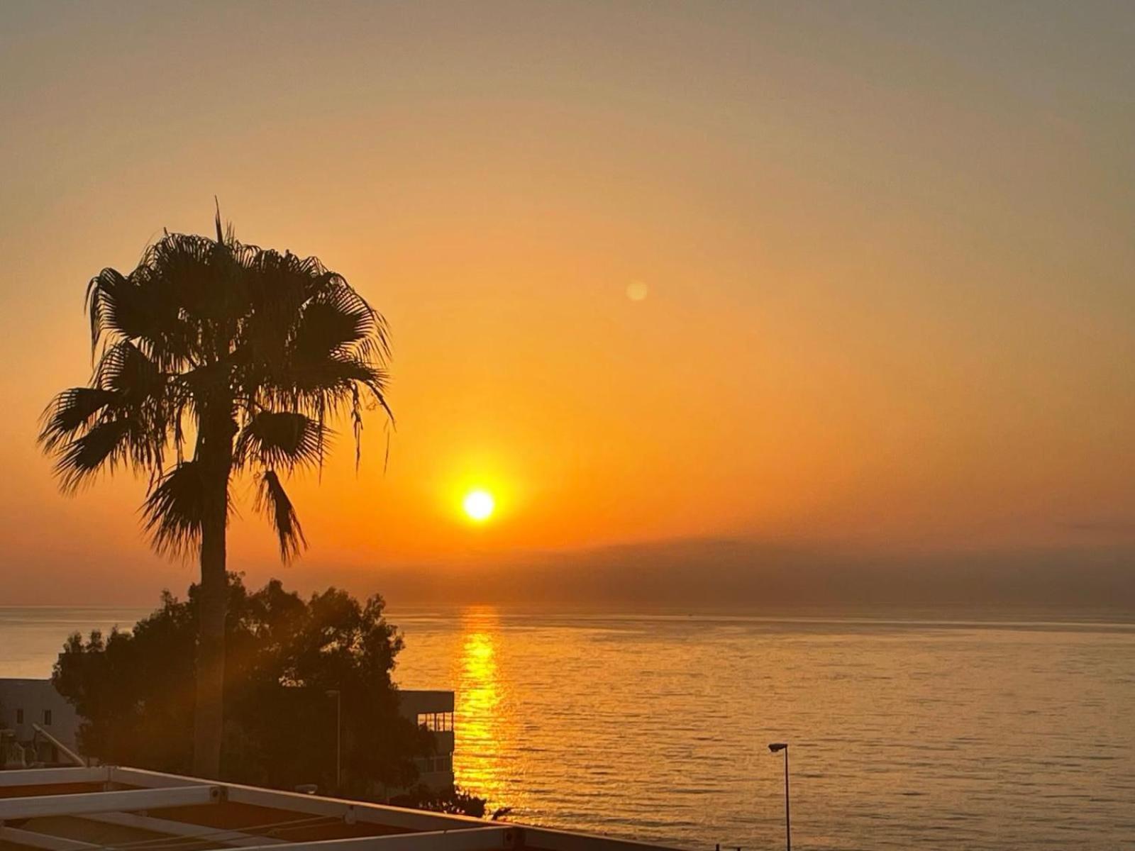 Seafront Townhouse With Stunning Mediterranean Views, Pool And Garaje Holiday home Benalmadena