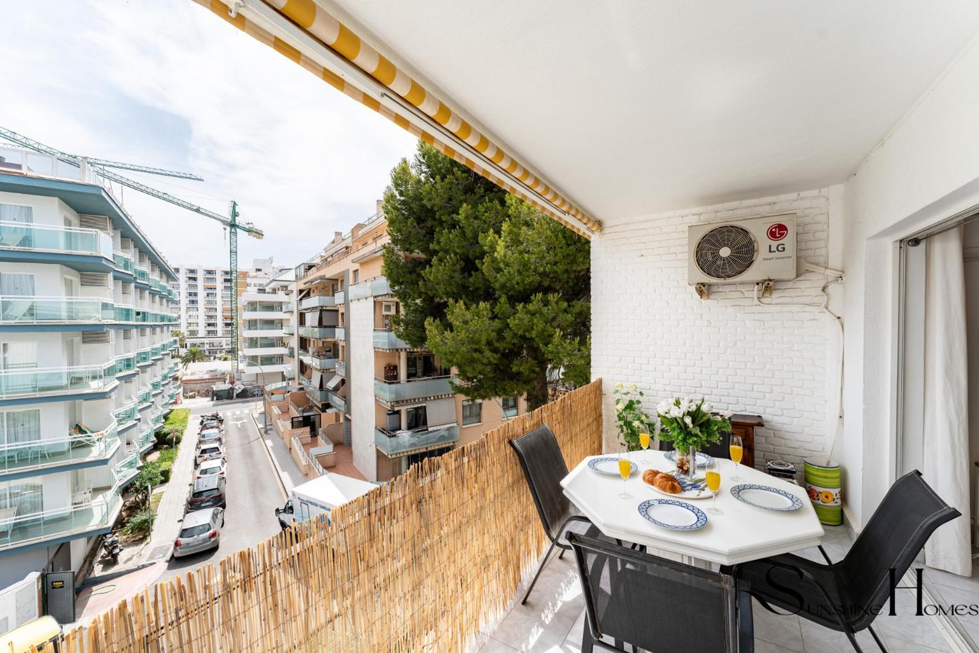 Great Location, Sea View, 2 Bedroom, Steps From The Benalmadena