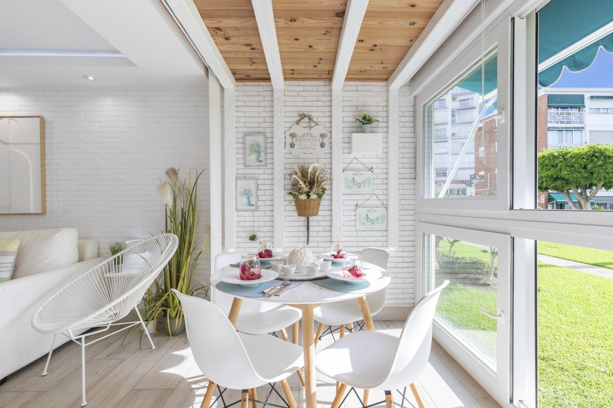 Apartment White Summer 2022 *