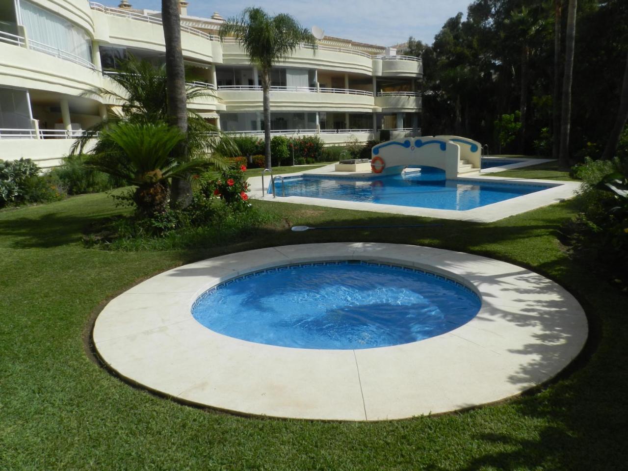 Apartment Costa Quebrada Residencial 1