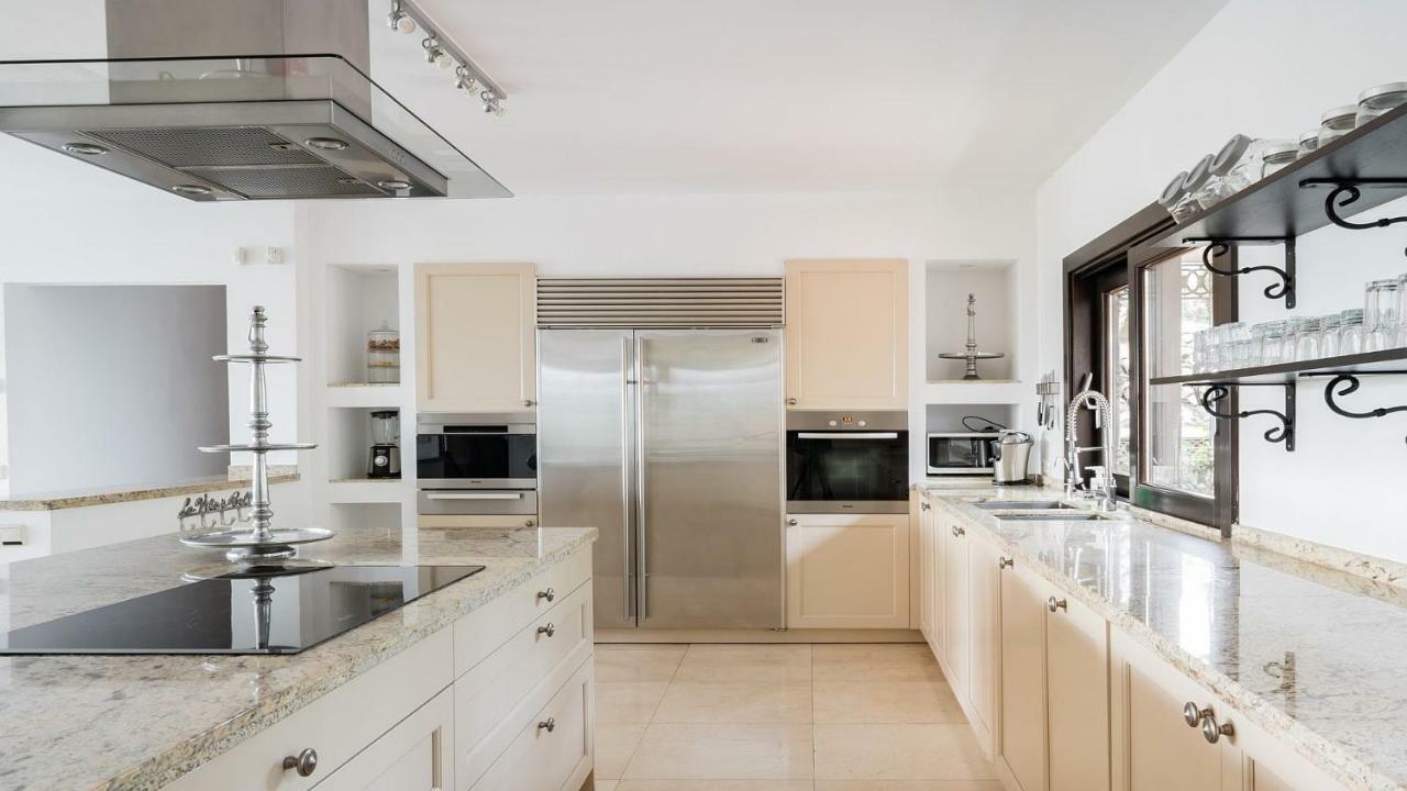 Villa 4mill Euro 700m2 Newly Renovated Mansion With Huge Garden And Large Heated Pool