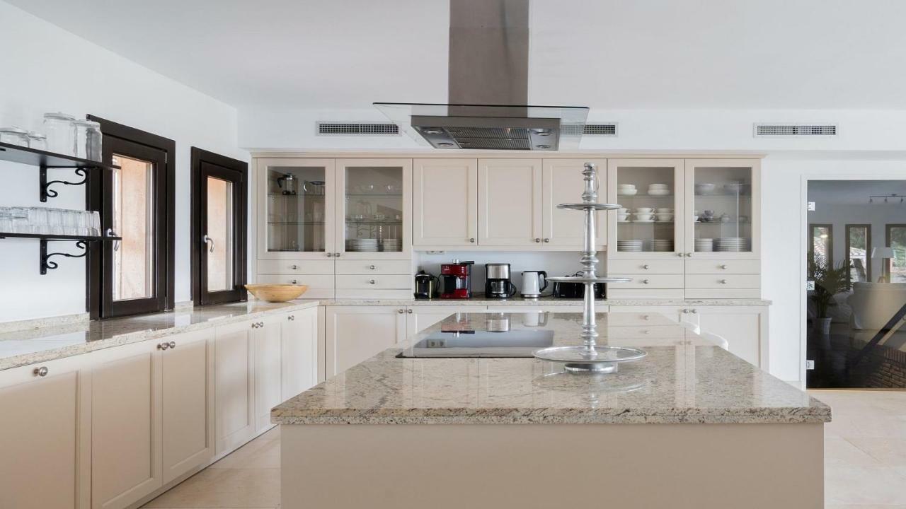 Villa 4mill Euro 700m2 Newly Renovated Mansion With Huge Garden And Large Heated Pool