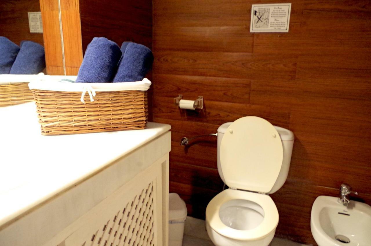 Puerto Marina Waterfront Apartment *